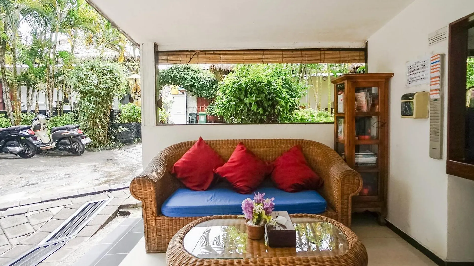 Hotel Kampung 168 Jimbaran 3*,